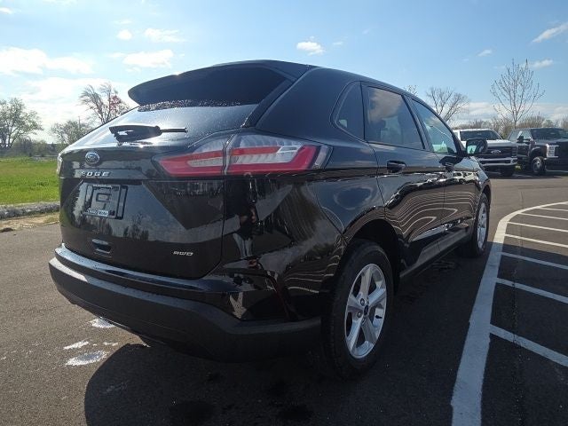 2022 Ford Edge SE