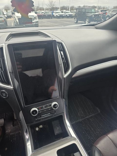 2021 Ford Edge Titanium