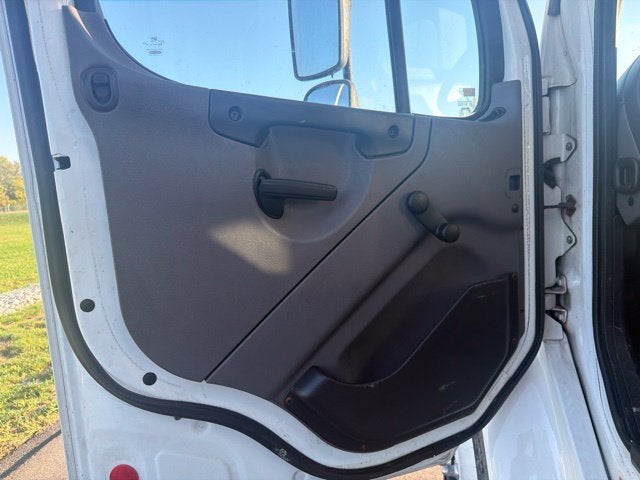 2017 Freightliner M2 Base