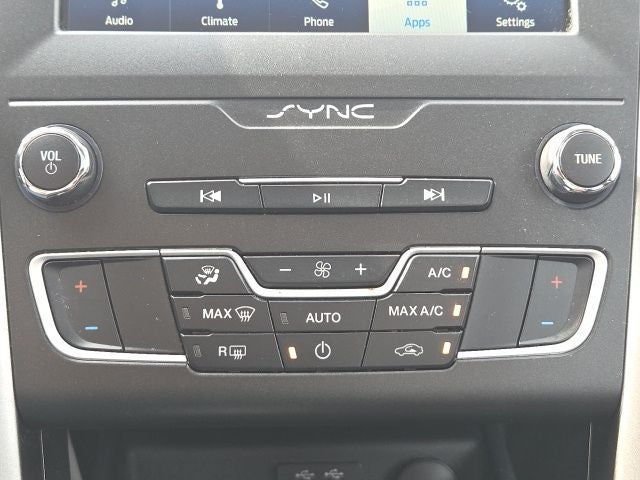 2020 Ford Fusion SE