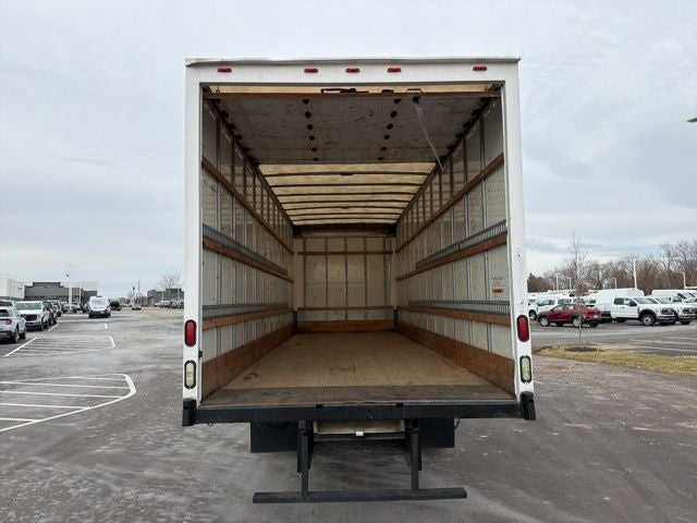 2015 Ford F-650SD Box Truck