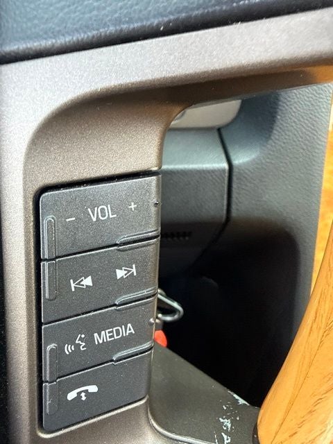 2011 Lincoln Navigator Base