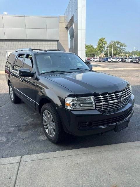 2011 Lincoln Navigator Base