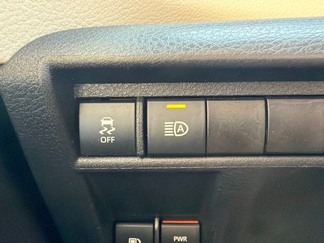 2021 Toyota Sienna XLE 8 Passenger