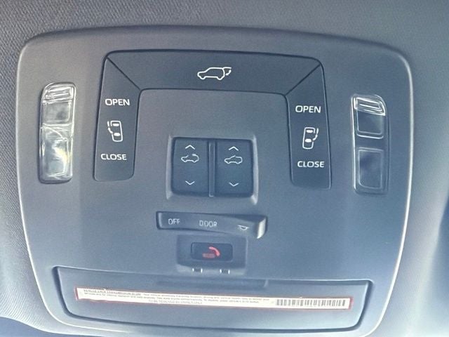 2021 Toyota Sienna XLE 8 Passenger