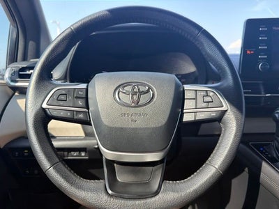 2021 Toyota Sienna XLE 8 Passenger