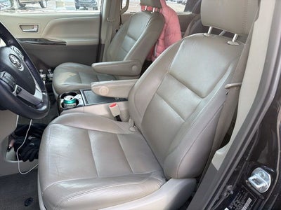 2017 Toyota Sienna XLE 8 Passenger