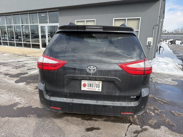 2017 Toyota Sienna XLE 8 Passenger