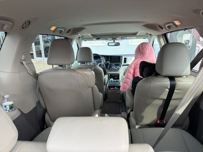 2017 Toyota Sienna XLE 8 Passenger