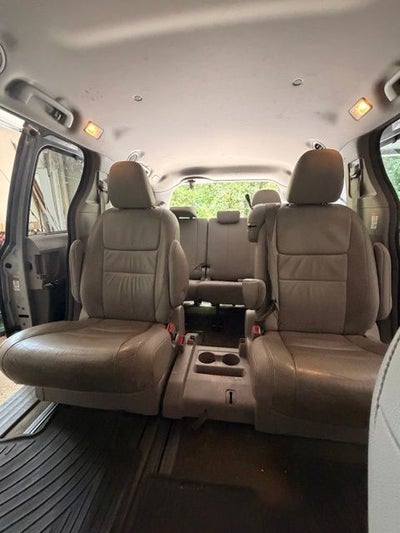 2017 Toyota Sienna XLE 8 Passenger