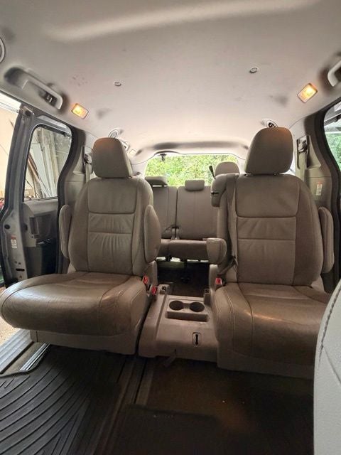 2017 Toyota Sienna XLE 8 Passenger