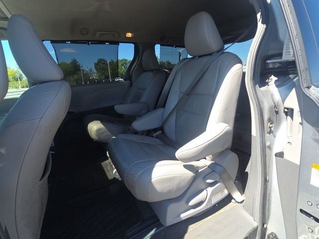 2017 Toyota Sienna XLE 8 Passenger