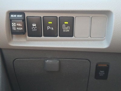 2017 Toyota Sienna XLE 8 Passenger
