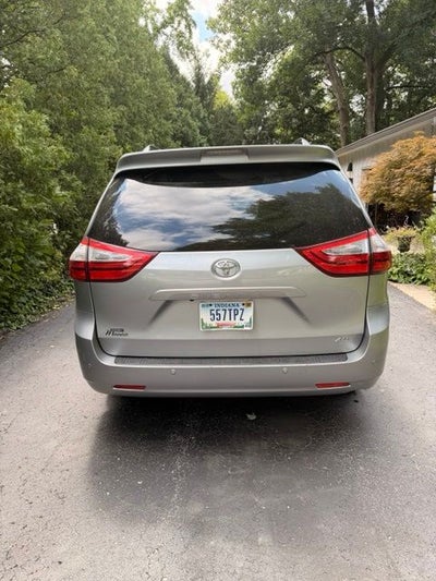 2017 Toyota Sienna XLE 8 Passenger