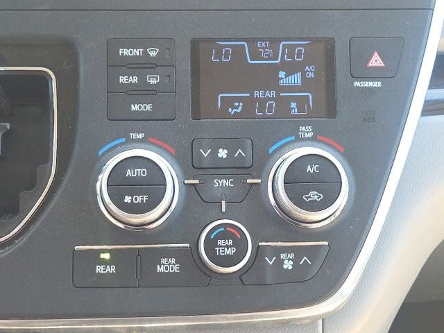 2017 Toyota Sienna XLE 8 Passenger