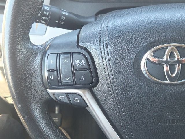 2017 Toyota Sienna XLE 8 Passenger