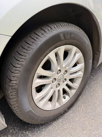 2017 Toyota Sienna XLE 8 Passenger