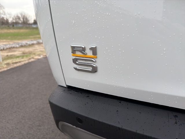 2024 Rivian R1S Adventure