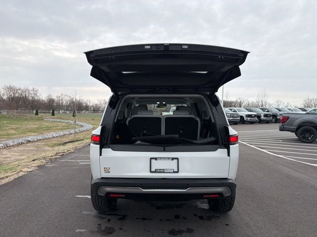 2024 Rivian R1S Adventure