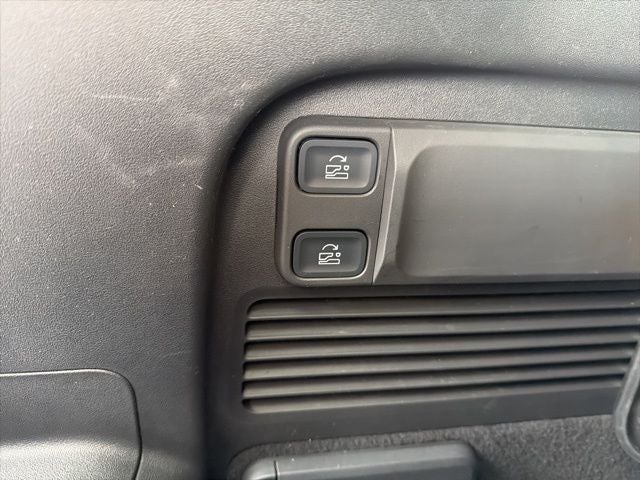 2024 Rivian R1S Adventure