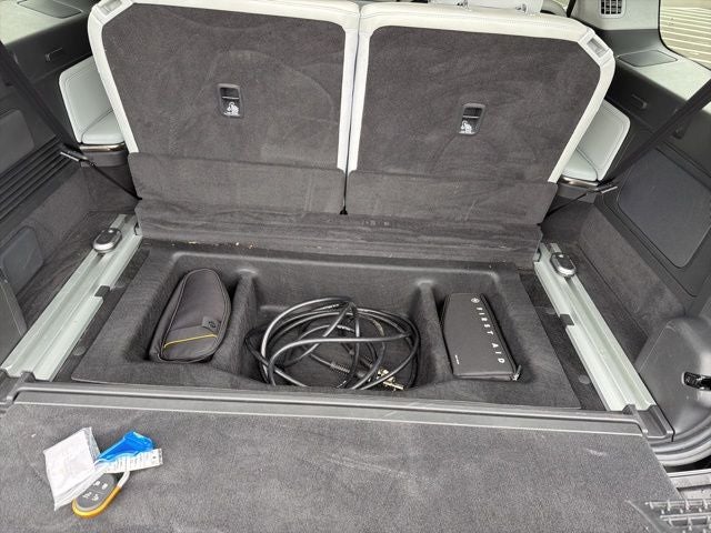 2024 Rivian R1S Adventure