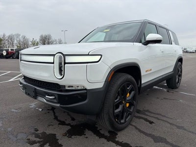 2024 Rivian R1S Adventure