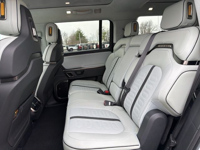 2024 Rivian R1S Adventure