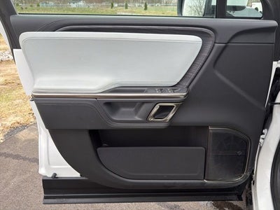 2024 Rivian R1S Adventure