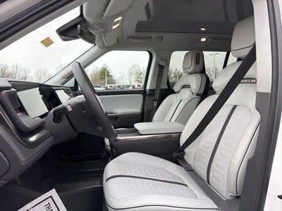 2024 Rivian R1S Adventure