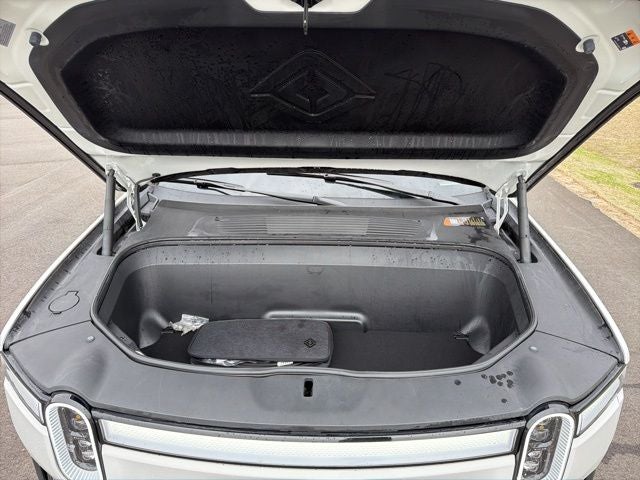 2024 Rivian R1S Adventure