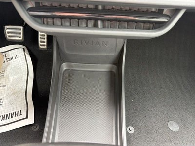 2024 Rivian R1S Adventure