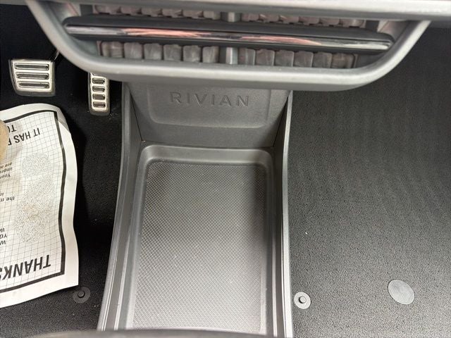 2024 Rivian R1S Adventure