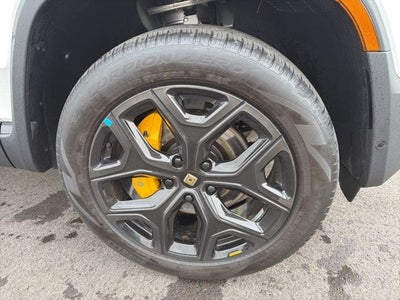 2024 Rivian R1S Adventure