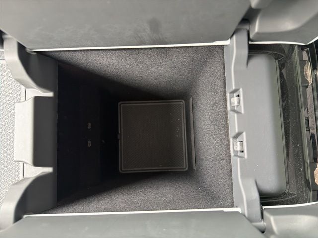 2024 Rivian R1S Adventure