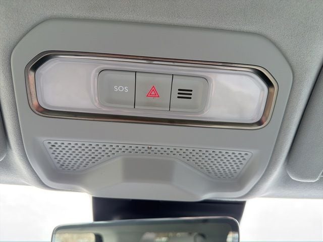 2024 Rivian R1S Adventure