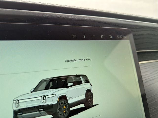 2024 Rivian R1S Adventure