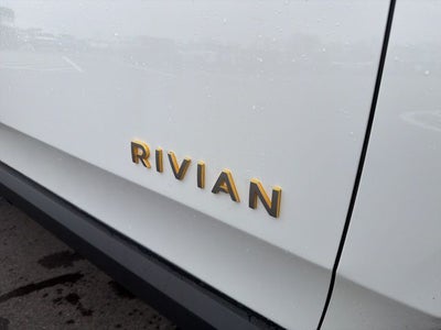2024 Rivian R1S Adventure