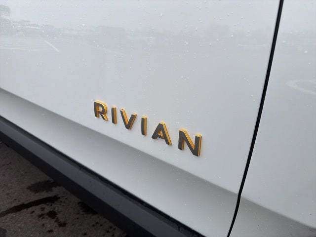 2024 Rivian R1S Adventure