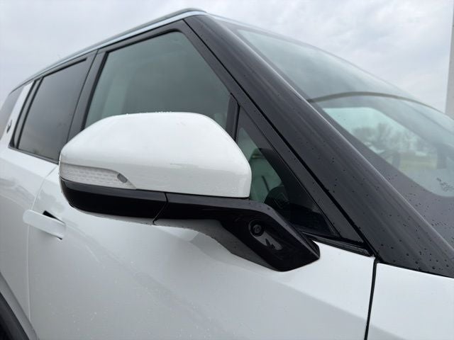 2024 Rivian R1S Adventure