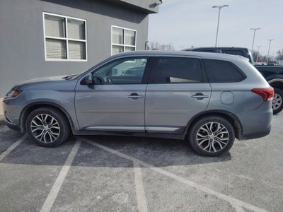 2016 Mitsubishi Outlander SE