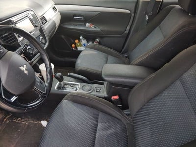2016 Mitsubishi Outlander SE