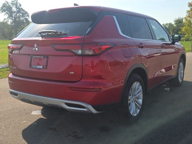2022 Mitsubishi Outlander SE