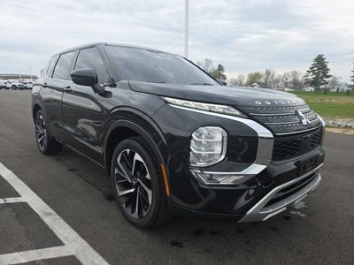 2022 Mitsubishi Outlander SE