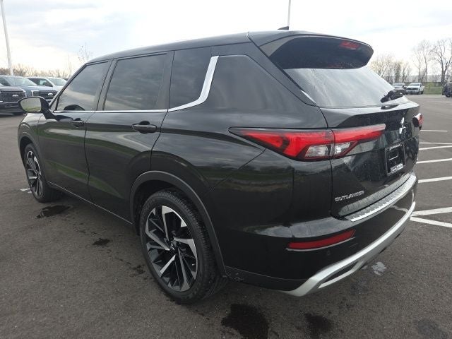 2022 Mitsubishi Outlander SE