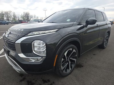 2022 Mitsubishi Outlander SE