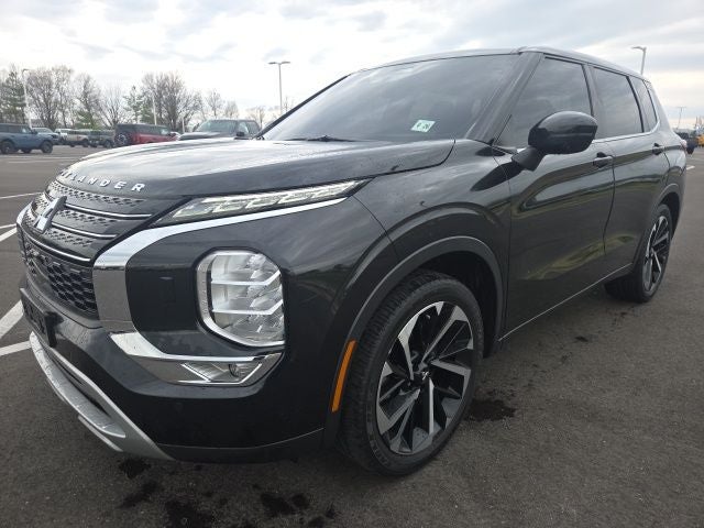 2022 Mitsubishi Outlander SE