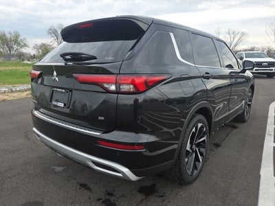 2022 Mitsubishi Outlander SE