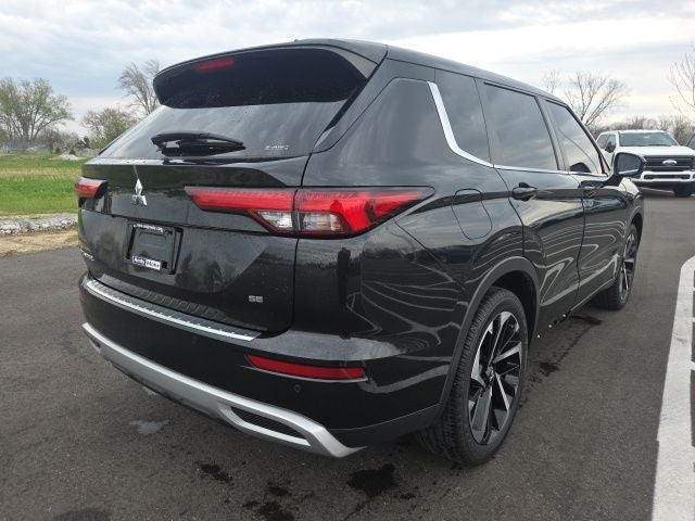 2022 Mitsubishi Outlander SE
