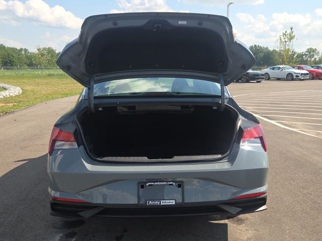2021 Hyundai Elantra SE