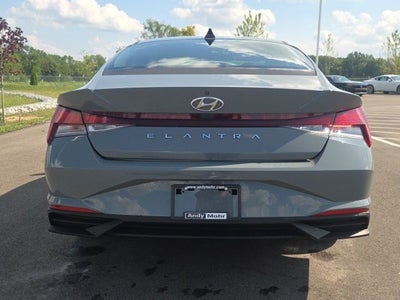 2021 Hyundai Elantra SE
